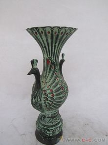 青銅禮韻，鳳舞華章 孔雀鳳凰瓶的藝術價值與多元應用
